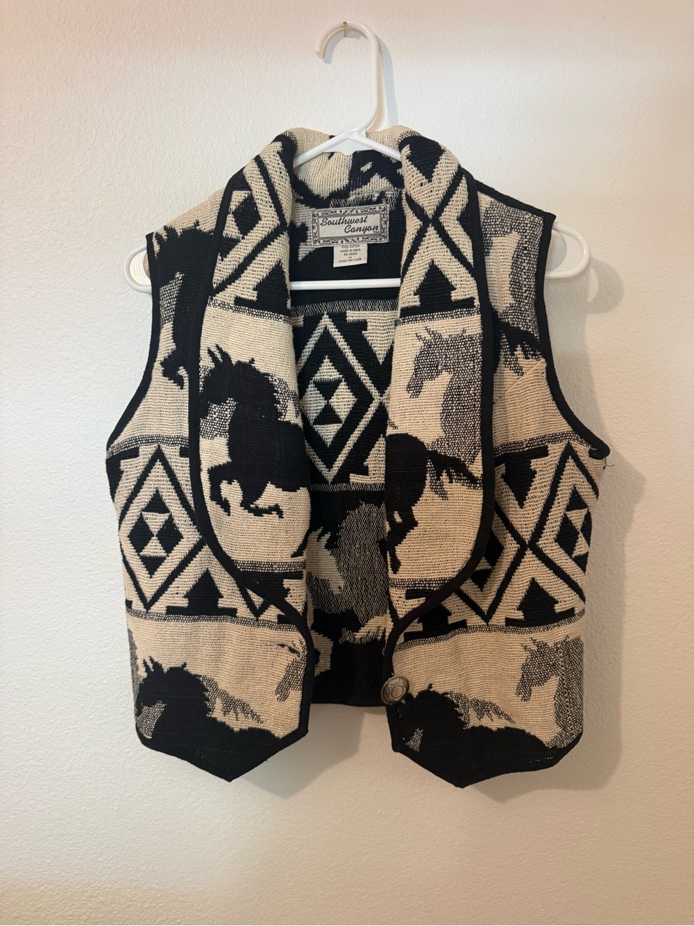Southwestern Horse Jacquard Knit Vest - Black & Cream